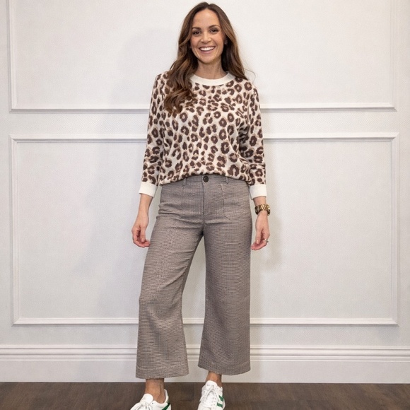 Cozy Minimalist Leopard Print Pullover Sweater Cream Brown - Picture 1 of 9